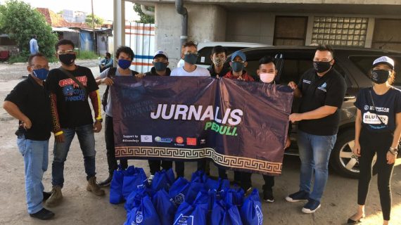 Universitas Budi Luhur dan Jurnalis Peduli Berbagi Sembako Untuk Yatim Piatu dan Kaum Dhuafa