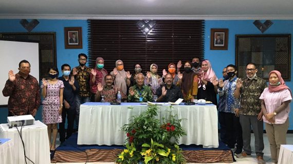 Pengalaman Berkesan Para Dosen FIKOM Bertemu Pendiri Yayasan Budi Luhur Cakti di Prambanan