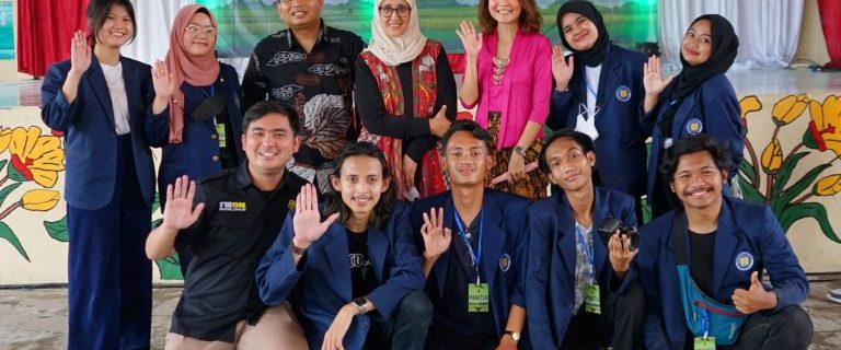 Program MBKM Budi Luhur Sukses Bangun Desa Jabung Jadi Desa Digital