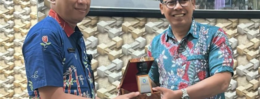 Rektor Budi Luhur Kunjungi Mahasiswa KKN di Desa Balong, Blora